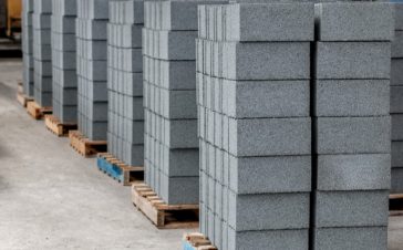 Fabricação de blocos de concreto